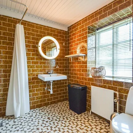 3 Bedroom Awesome In *