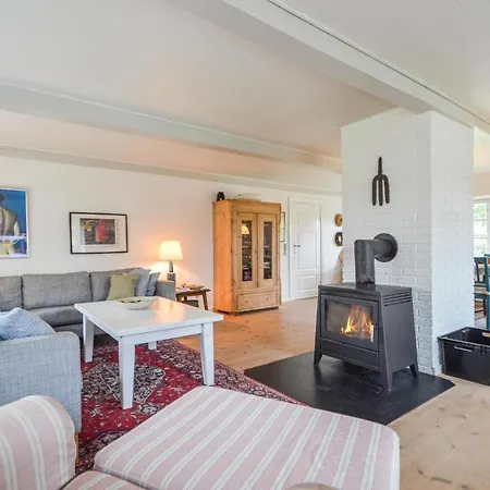 3 Bedroom Awesome In Vakantiehuis *
