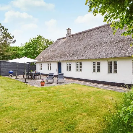 Vakantiehuis 3 Bedroom Awesome In