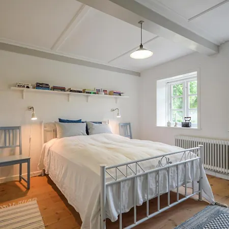 Stunning In With Kitchen بيت للعطل Højer